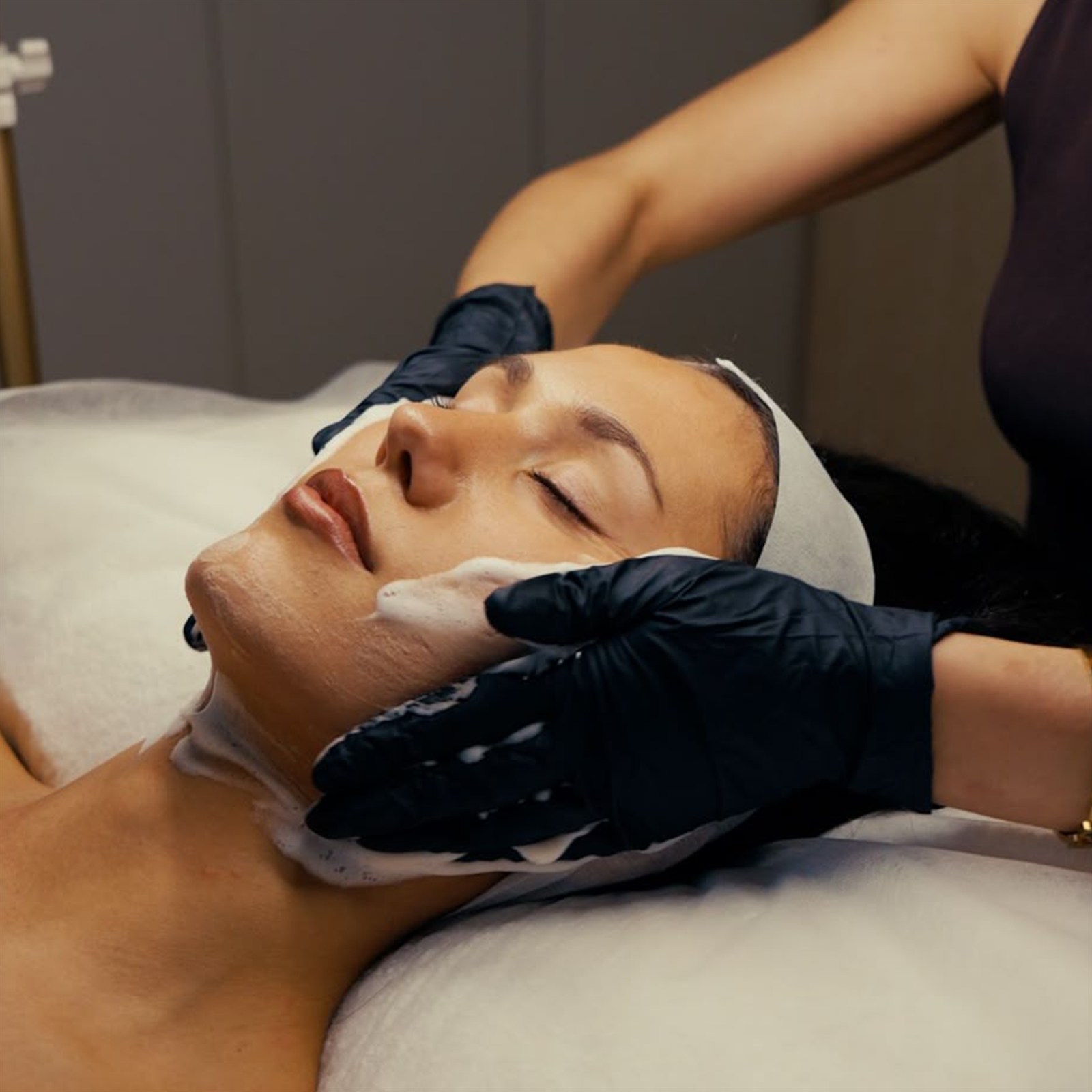 Saint serene signature facial